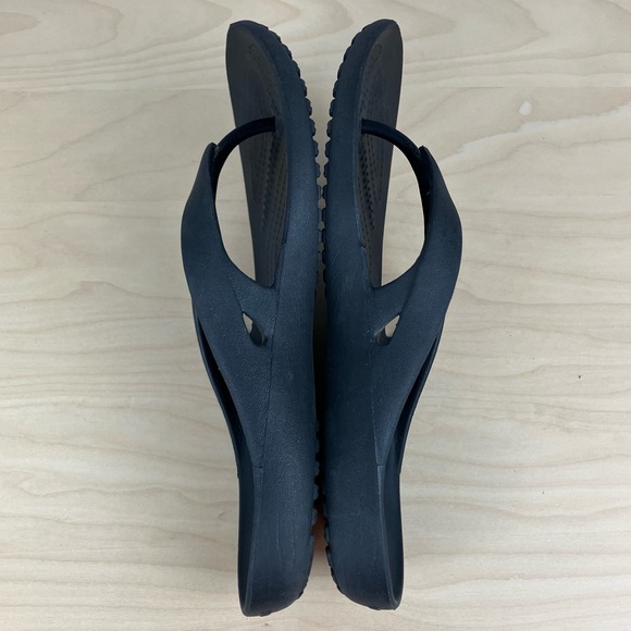 Crocs Women’s Size 7.0 Kadee II Flip Flops Triple Black Thong Sandals - Picture 4 of 10